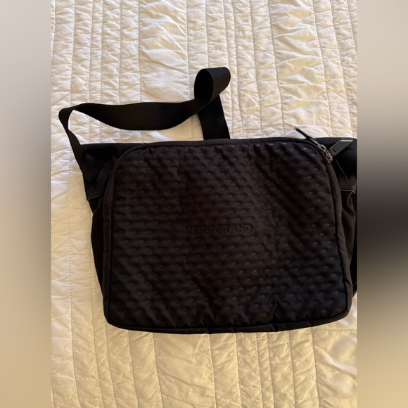 Cole Hann Field Day Sling Bag - Picture 10 of 11